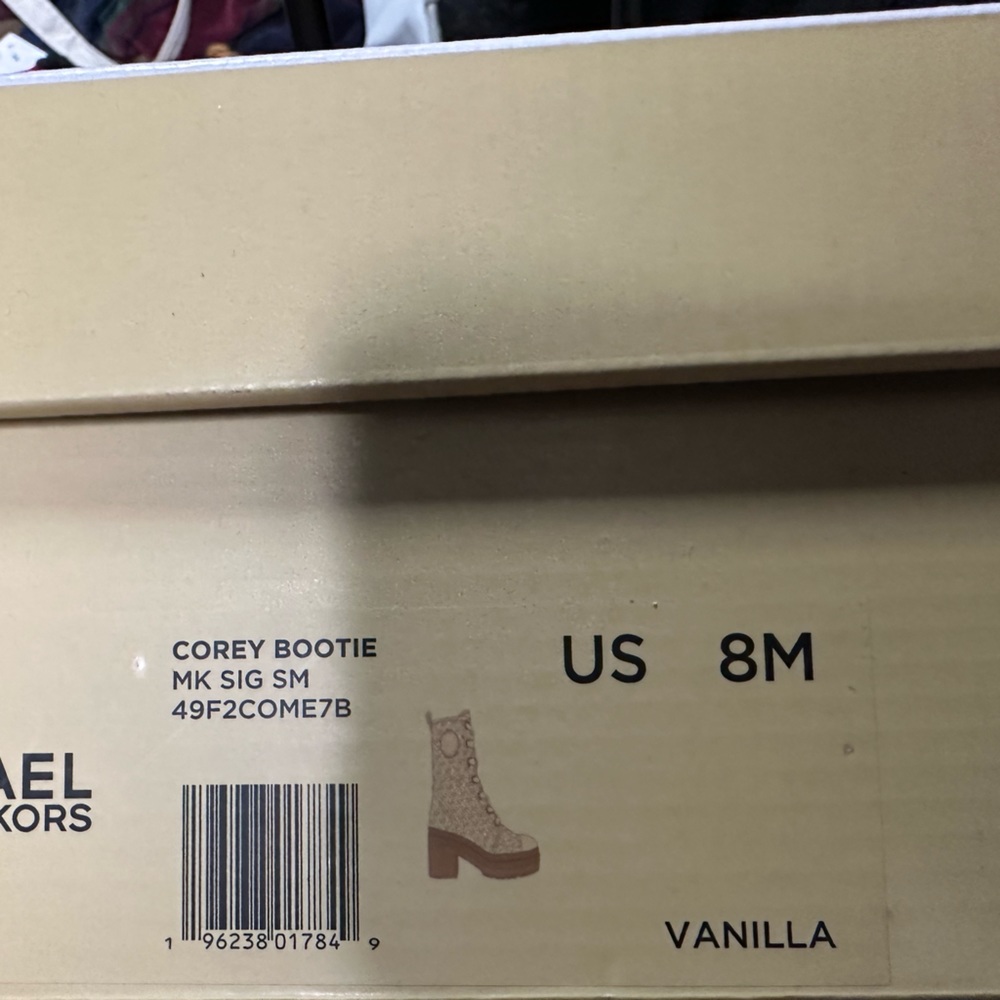 Michael Kors Corey Bootie 8M - Picture 6 of 6
